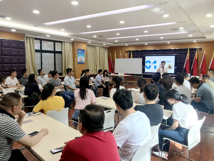 我公司開展職場禮儀培訓(xùn)活動(dòng)