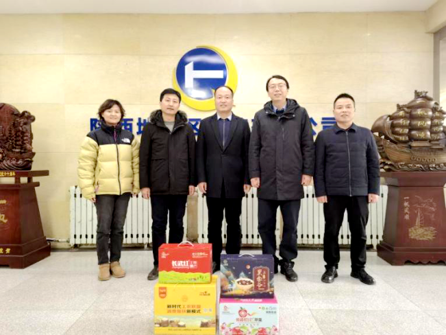 市總工會領(lǐng)導(dǎo)慰問我公司“咸陽市勞動(dòng)模范”徐濤